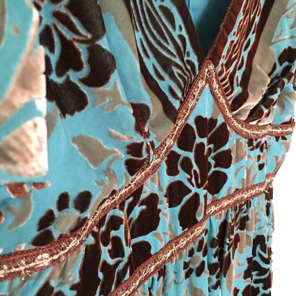 Muse flutter sleeve dress, sz 8 - Picture 2 of 5